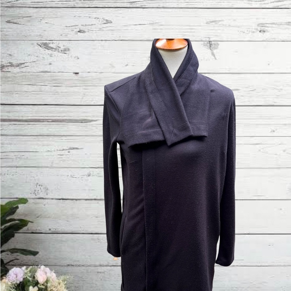 Vera Wang zip front sweater - Picture 2 of 9